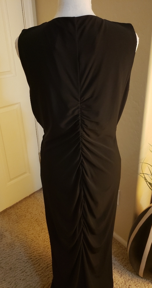 Dress - Picture 4 of 8